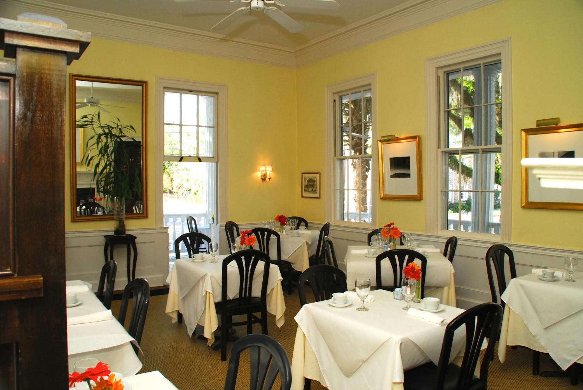 Rhett House Bed & Breakfast Beaufort Restaurant bilde